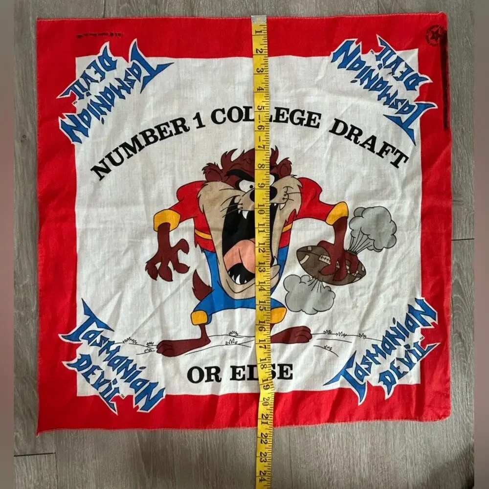 Vtg Taz 80s- college football draft- cartoon- Tasmanian devil- some damage